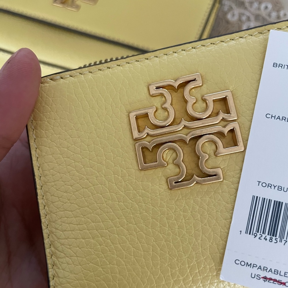 New Tory Burch set ๐ - Picture 4 of 7